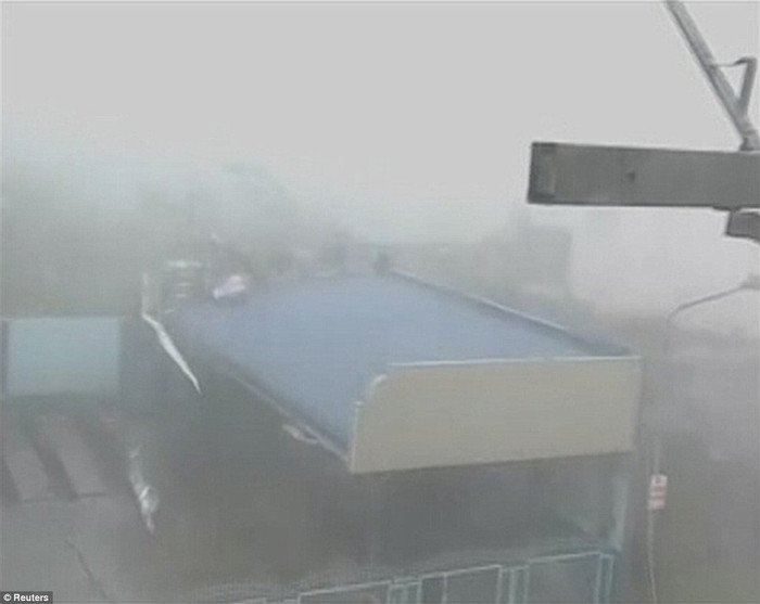 Gió bão tàn phá thành phố Tacloban Gió bão tàn phá thành phố Tacloban