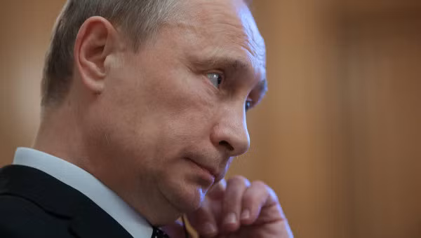 Hôm thứ Bảy vừa qua, trên mạng xã hội Nga đã xuất hiện tin đồn cho rằng Tổng thống Putin đã bi mật tái hôn tại một tu viện hẻo lánh ở Iversky, Novgorod.