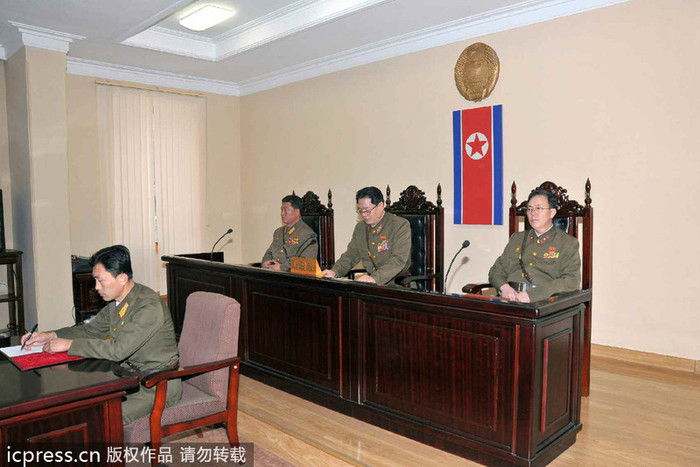 Phiên tòa xét xử Jang Song-thaek ngày hôm qua 12/12.