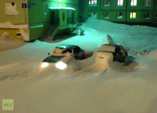 Tuyết rơi trong đêm 18/1 tại Norilsk.