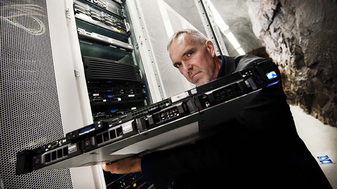 Ảnh đấu giá máy chủ của WikiLeaks trên eBay. Ảnh đấu giá máy chủ của WikiLeaks trên eBay.