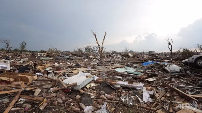 Cơn lốc xoáy kéo dài 40 phút đã quét qua quãng đường hơn 32 km Cơn lốc xoáy kéo dài 40 phút đã quét qua quãng đường hơn 32 km