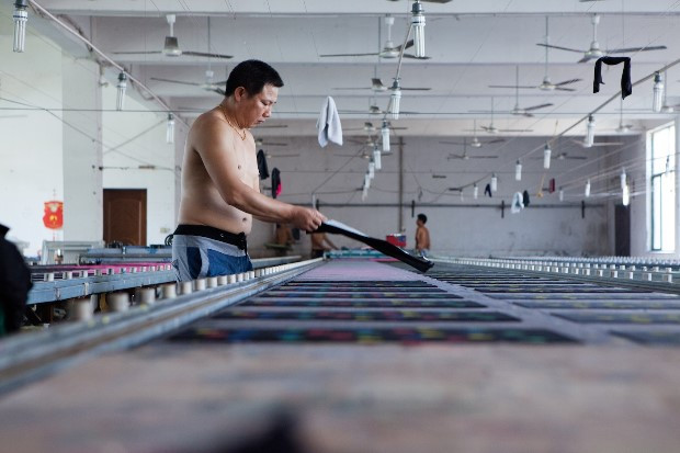 Thạch Sư là một trong hai trung tâm sản xuất quần áo trẻ em lớn nhất Trung Quốc. Thạch Sư là một trong hai trung tâm sản xuất quần áo trẻ em lớn nhất Trung Quốc.