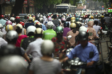 Dòng người đi xe máy trên đường La Thành, Hà Nội, Việt Nam ngày 27/10/2012. Dòng người đi xe máy trên đường La Thành, Hà Nội, Việt Nam ngày 27/10/2012.