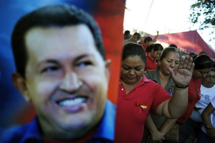 Những người ủng hộ ông Hugo Chavez tại Venezuela. Những người ủng hộ ông Hugo Chavez tại Venezuela.