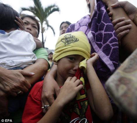 Những giọt nước mắt kêu cứu của người Philippines. Những giọt nước mắt kêu cứu của người Philippines.
