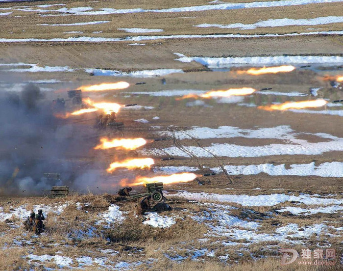 Pháo binh Triều Tiên tập trận