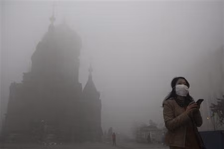 Nhiều phương tiện giao thông công cộng đã phải ngừng hoạt động vì khói bụi. Nhiều phương tiện giao thông công cộng đã phải ngừng hoạt động vì khói bụi.