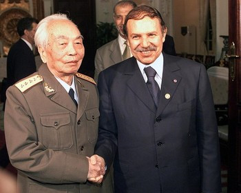 Đại tướng Võ Nguyên Giáp và Tổng thống Algeria Abdelaziz Bouteflika Đại tướng Võ Nguyên Giáp và Tổng thống Algeria Abdelaziz Bouteflika