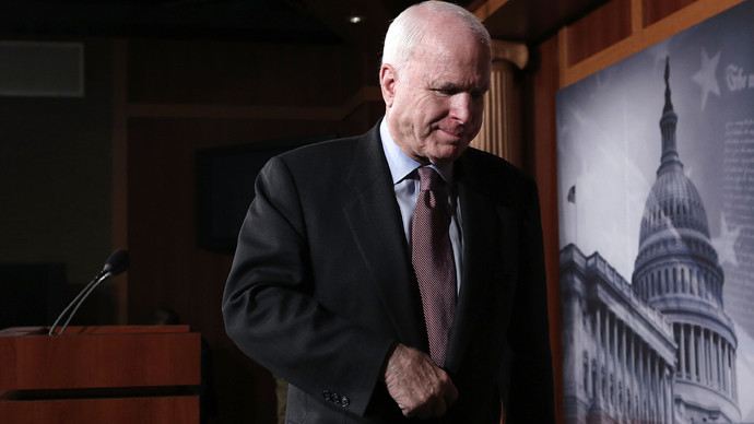 Thượng nghị sĩ John McCain.