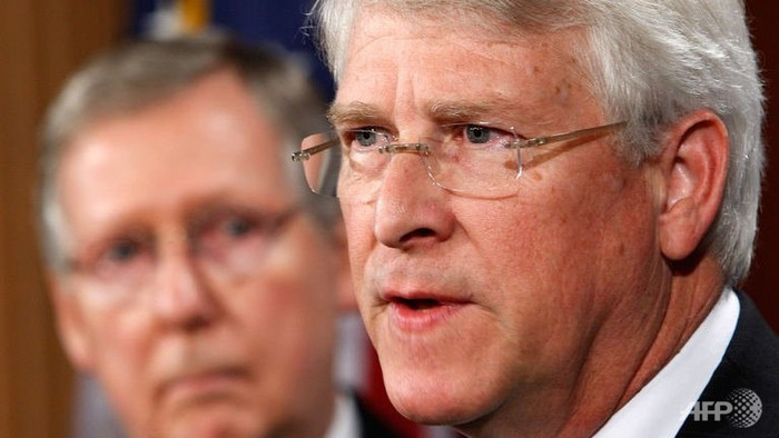Thượng nghị sĩ Roger Wicker. Thượng nghị sĩ Roger Wicker.