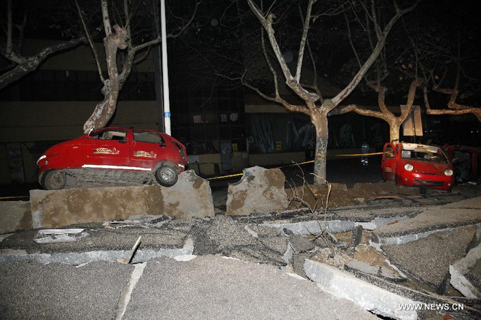 Nhiều xe hơi bị phá hủy trong vụ nổ