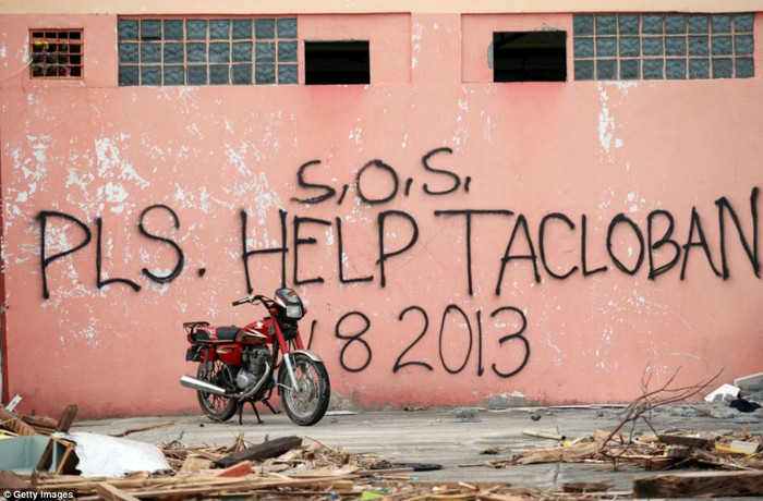 Tiếng kêu cứu xuất hiện ở nhiều nơi trong thành phố, dưới nhiều hình thức. Tiếng kêu cứu xuất hiện ở nhiều nơi trong thành phố, dưới nhiều hình thức.