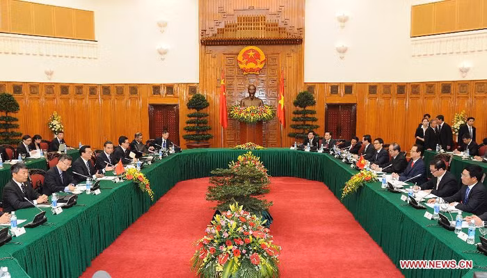 Cuộc hội đàm giữa phái đoàn Việt Nam do Thủ tướng Nguyễn Tấn Dũng dẫn đầu với phía đoàn Trung Quốc do Thủ tướng Lý Khắc Cường dẫn đầu tại Hà Nội hôm 13.10