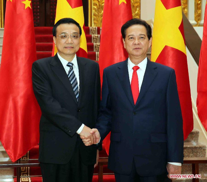 Thủ tướng Nguyễn Tấn Dũng và Thủ tướng Trung Quốc Lý Khắc Cường trong cuộc họp báo chung tại Hà Nội hôm 13.10