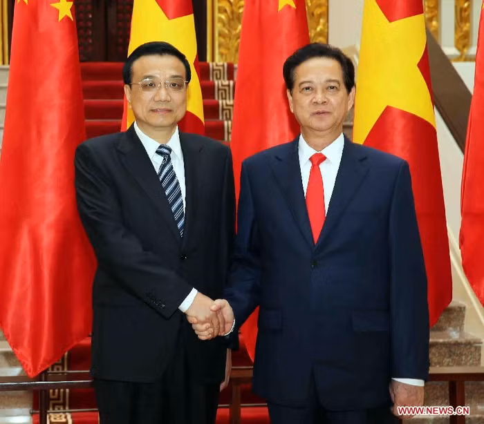 Thủ tướng Nguyễn Tấn Dũng và Thủ tướng Trung Quốc Lý Khắc Cường trong cuộc họp báo chung tại Hà Nội hôm 13.10