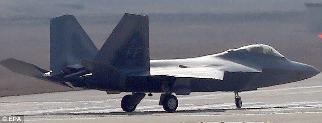 F-22 được điều tới Hàn Quốc tham gia tập trận chung thường niên đang diễn ra của quân đội hai nước. F-22 được điều tới Hàn Quốc tham gia tập trận chung thường niên đang diễn ra của quân đội hai nước.