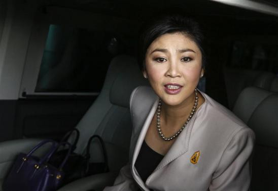 Thủ tướng Thái Lan rơi lệ vì những áp lực do các cuộc biểu tình căng thẳng vừa qua gây ra. Thủ tướng Thái Lan rơi lệ vì những áp lực do các cuộc biểu tình căng thẳng vừa qua gây ra.