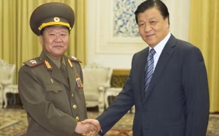 Ông Choe Ryong-hae gặp gỡ Ủy viên thường trực Bộ chính trị Trung Quốc Liu Yunshan