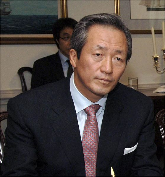 Hạ nghị sĩ Chung Moon-joon. Hạ nghị sĩ Chung Moon-joon.