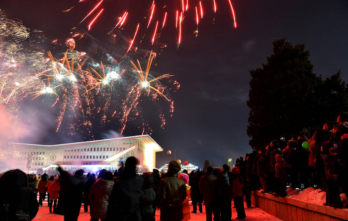 Ảnh được chụp lúc 1h sáng ngày 1/1/2013 tại Quảng trường Kim Il-sung.