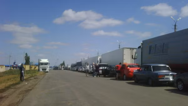 Vụ nổ gây tắc nghẽn tuyến đường qua lại giữa Nga và Ukraina tại cửa khẩu Bachevsk.