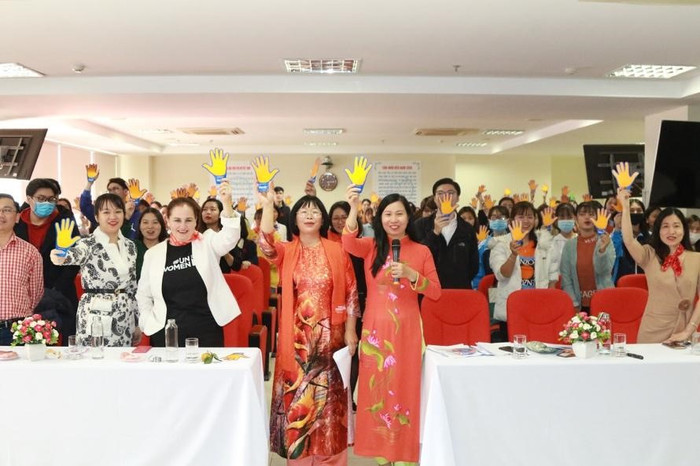 Cán bộ giảng viên, sinh viên ngành Giới và Phát triển, Học Viện Phụ nữ Việt Nam. (Ảnh: NTCC) ảnh 1 (1).jpg