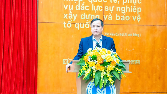Phó Giáo sư, Tiến sĩ Mai Xuân Trường phát biểu trong buổi gặp mặt. Phó Giáo sư, Tiến sĩ Mai Xuân Trường phát biểu trong buổi gặp mặt.