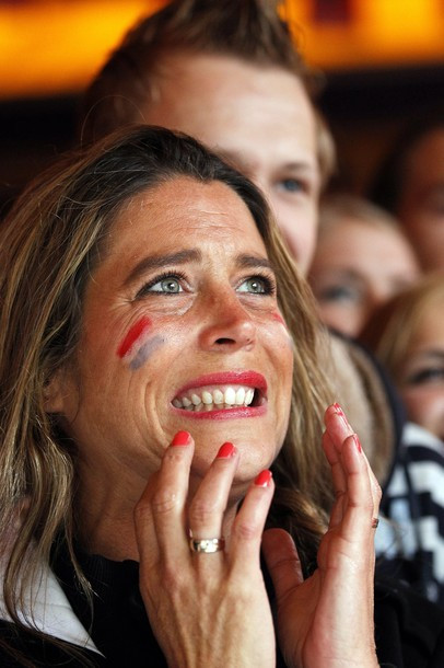 Các CVĐ của Hà Lan như mất hồn sau khi đội nhà bị Đan Mạch dẫn trước 1 bàn Các CVĐ của Hà Lan như mất hồn sau khi đội nhà bị Đan Mạch dẫn trước 1 bàn