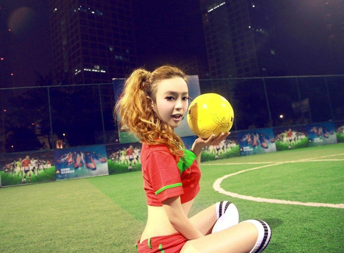 Người đẹp hâm mộ đội tuyển Bồ Đào Nha Người đẹp hâm mộ đội tuyển Bồ Đào Nha