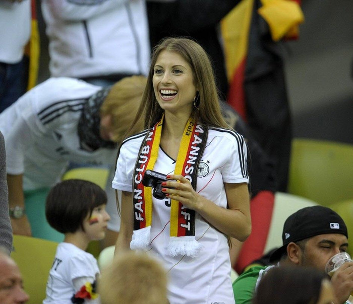 Người đẹp Cathy Fischer - bạn gái của Mats Hummels Người đẹp Cathy Fischer - bạn gái của Mats Hummels