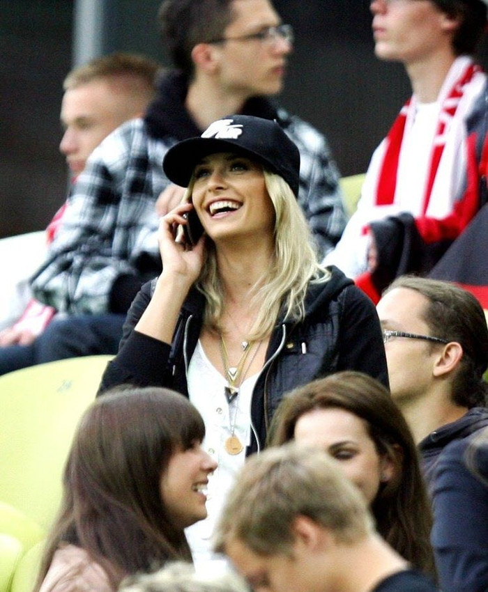 Người mẫu Lena Gercke - bồ của tiền vệ Khedira Người mẫu Lena Gercke - bồ của tiền vệ Khedira