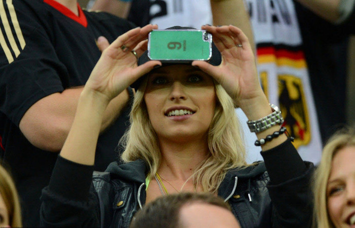 Người mẫu Lena Gercke - bồ của tiền vệ Khedira Người mẫu Lena Gercke - bồ của tiền vệ Khedira