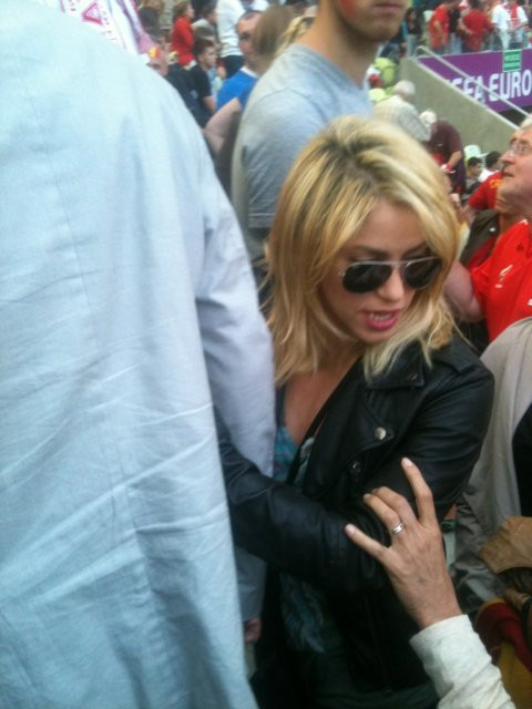 Shakira đã kịp tới sân trong trận đấu giữa Tây Ban Nha và Italia Shakira đã kịp tới sân trong trận đấu giữa Tây Ban Nha và Italia