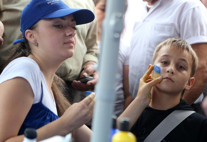 Những thiếu nữ Ukraina xinh như thiên thần chào đón EURO ảnh 13 Những thiếu nữ Ukraina xinh như thiên thần chào đón EURO ảnh 13