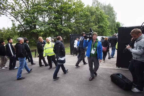 Nhưng các phóng viên vẫn được phép vào tác nghiệp.