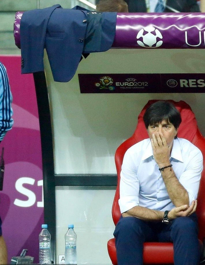 HLV Joachim Loew cũng bất lực sau khi Đức để Italia dẫn bàn HLV Joachim Loew cũng bất lực sau khi Đức để Italia dẫn bàn