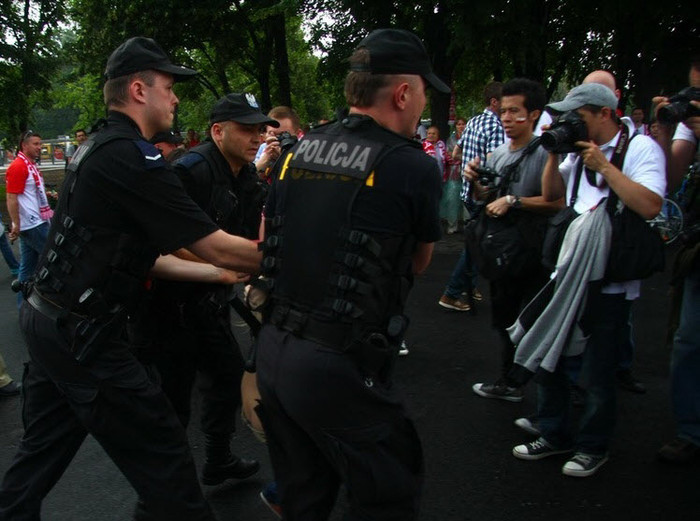 Cảnh tượng này đã được rất nhiều nhà báo và khách du lịch ghi lại. Cảnh tượng này đã được rất nhiều nhà báo và khách du lịch ghi lại.