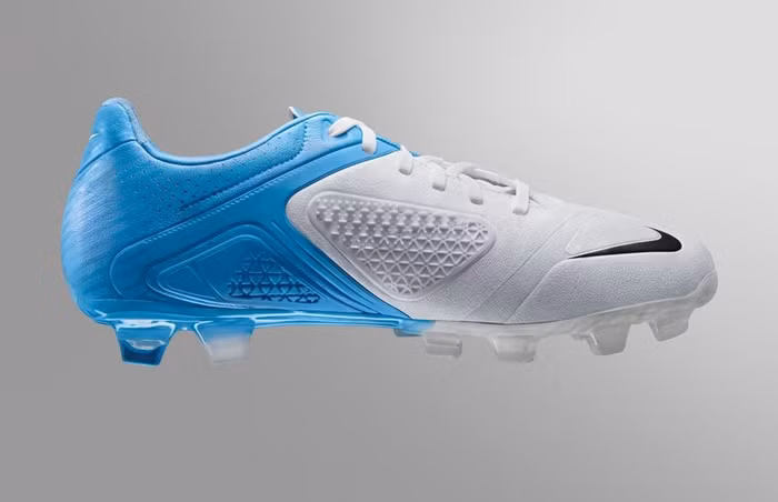 Giày Nike CTR360 của ngôi sao Iniesta