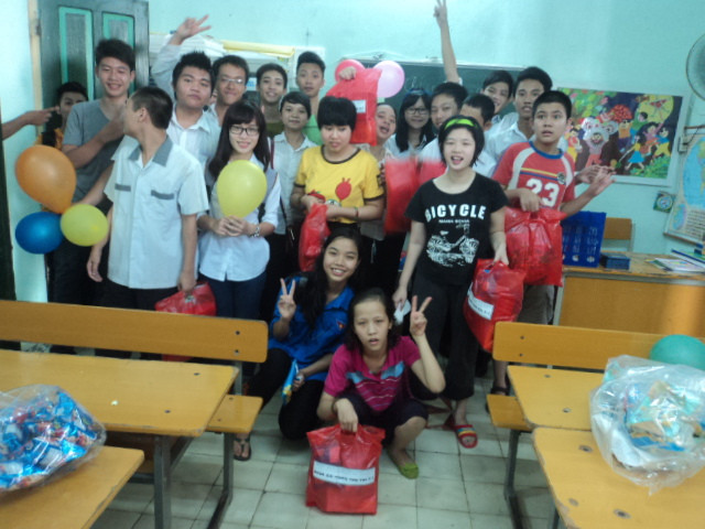 Vui Tết Đoàn viên cùng học sinh khuyết tật ảnh 2 Vui Tết Đoàn viên cùng học sinh khuyết tật ảnh 2