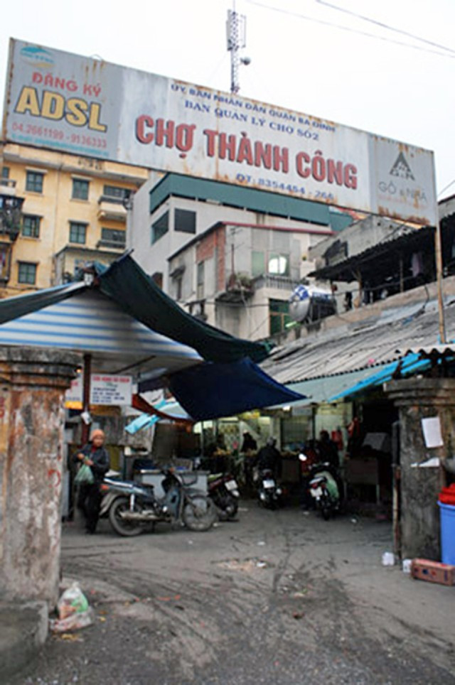 Chợ Thành Công sẽ được xây dựng thành mô hình chợ mở như chợ truyền thống, thay vì rập khuôn theo mô hình Trung tâm thương mại? Chợ Thành Công sẽ được xây dựng thành mô hình chợ mở như chợ truyền thống, thay vì rập khuôn theo mô hình Trung tâm thương mại?