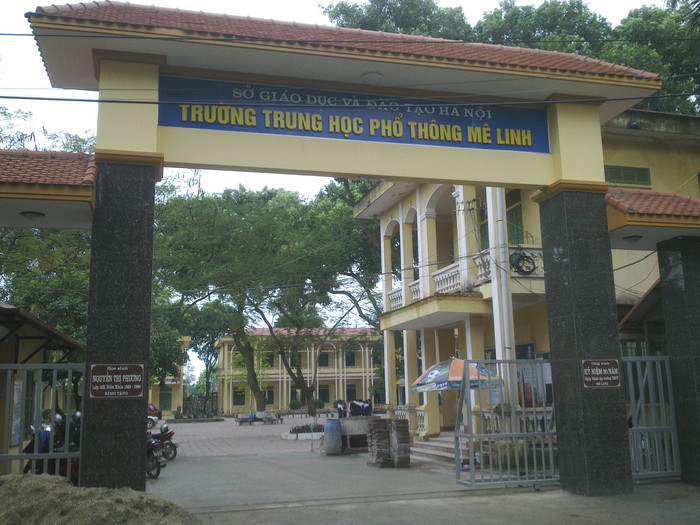 Phụ huynh lớp 10A8 tố bị bắt nộp 300 nghìn đồng mua quà tặng giáo viên ngày 20/11. Ảnh: Anh Minh Phụ huynh lớp 10A8 tố bị bắt nộp 300 nghìn đồng mua quà tặng giáo viên ngày 20/11. Ảnh: Anh Minh