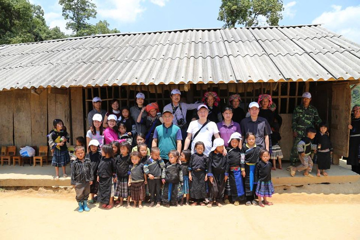 Cõng chữ lên vùng cao Páo Sơ Dào ảnh 1 Cõng chữ lên vùng cao Páo Sơ Dào ảnh 1