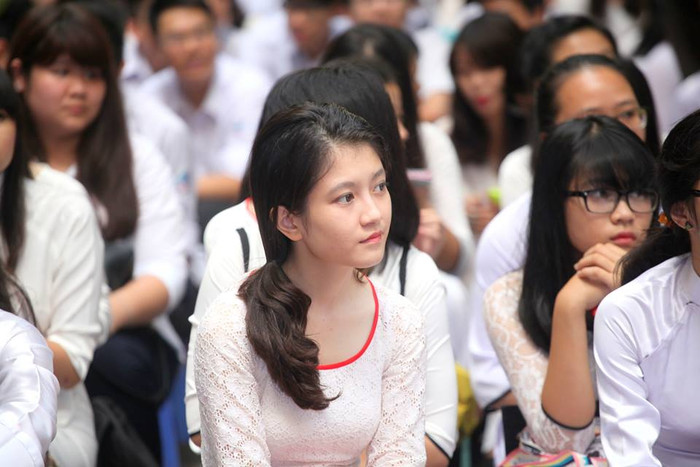 Ngập tràn sắc cờ hoa ngày toàn dân đưa trẻ tới trường ảnh 12 Ngập tràn sắc cờ hoa ngày toàn dân đưa trẻ tới trường ảnh 12