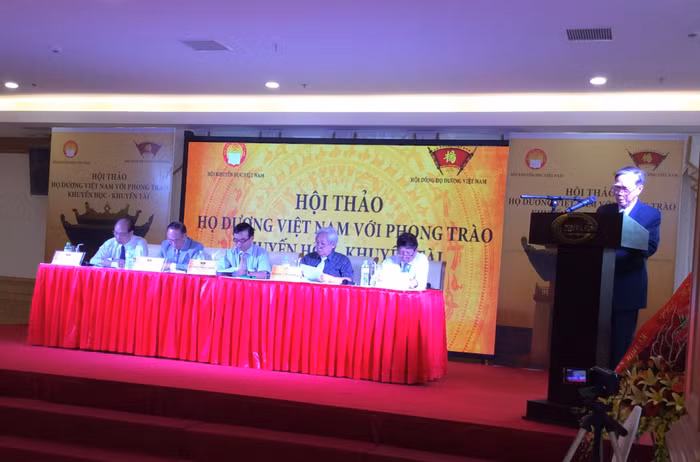 Buổi Hội thảo "Họ Dương Việt Nam với phong trào khuyến học - khuyến tài" được tổ chức tại Hà Nội sáng ngày 27/9/2014. Ảnh: Hồng Nhung