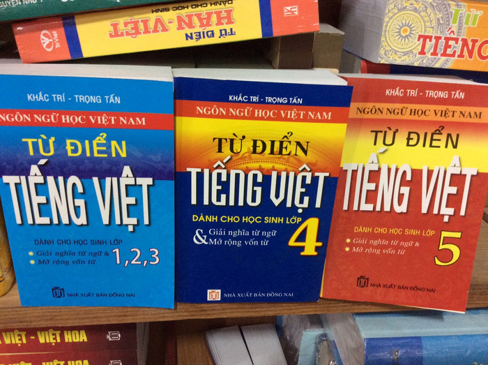 Từ điển Tiếng Việt dành cho học sinh lớp 1,2,3 và lớp 4,5 được NXB Đồng Nai phát hành. Ảnh: Hồng Nhung Từ điển Tiếng Việt dành cho học sinh lớp 1,2,3 và lớp 4,5 được NXB Đồng Nai phát hành. Ảnh: Hồng Nhung