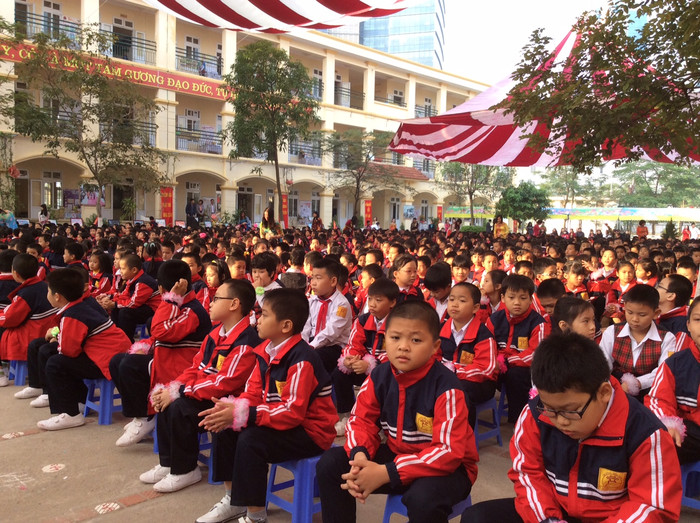 Buổi lễ có sự tham dự của hơn 1600 học sinh toàn trường Buổi lễ có sự tham dự của hơn 1600 học sinh toàn trường