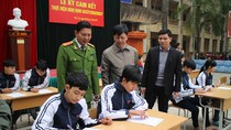 Đừng để học sinh chịu hậu quả thay cho việc làm của người lớn ảnh 3 Đừng để học sinh chịu hậu quả thay cho việc làm của người lớn ảnh 3