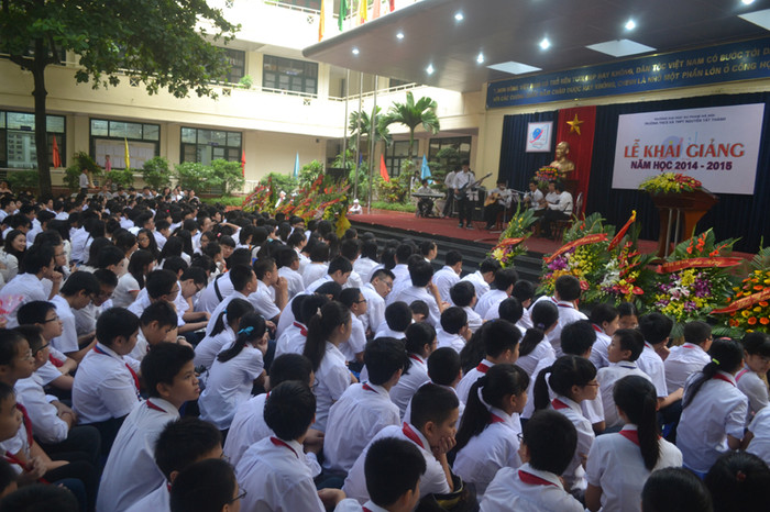 Ngập tràn sắc cờ hoa ngày toàn dân đưa trẻ tới trường ảnh 10 Ngập tràn sắc cờ hoa ngày toàn dân đưa trẻ tới trường ảnh 10
