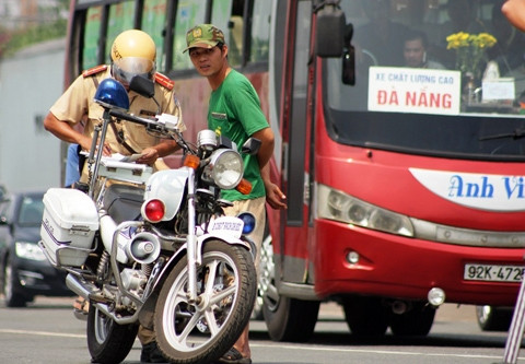 Quy định của công an thành phố bị đánh giá là không khả thi (Ảnh Quốc Thắng)